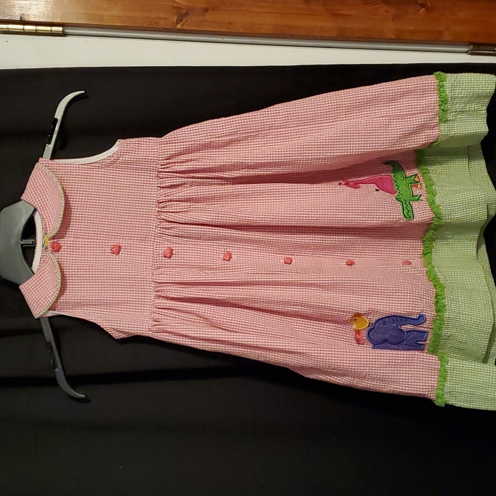 Picture Me Girl's pink dress with jungle animals and hippo buttons Size 5